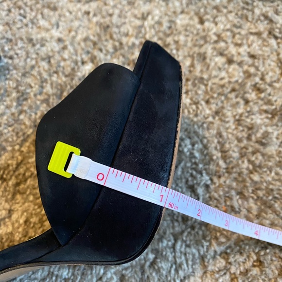 Vince Camuto Krysta Platform Heels - Picture 14 of 16